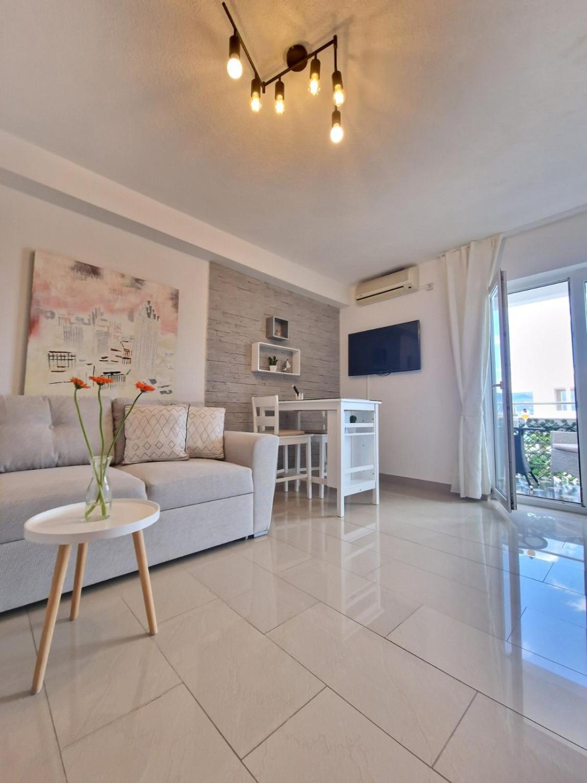 Apartments Silva With A View Of Sea Trogir Exterior foto