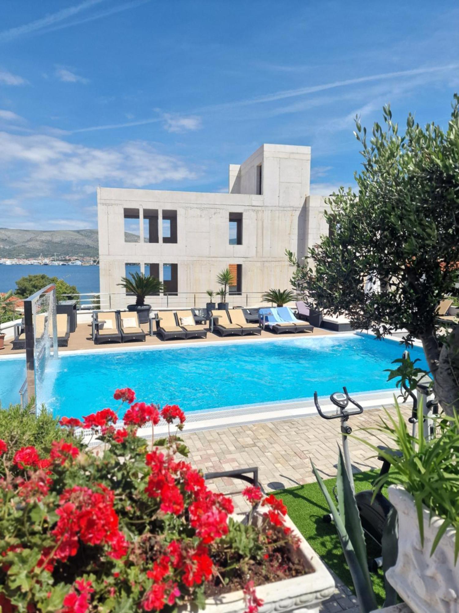 Apartments Silva With A View Of Sea Trogir Exterior foto