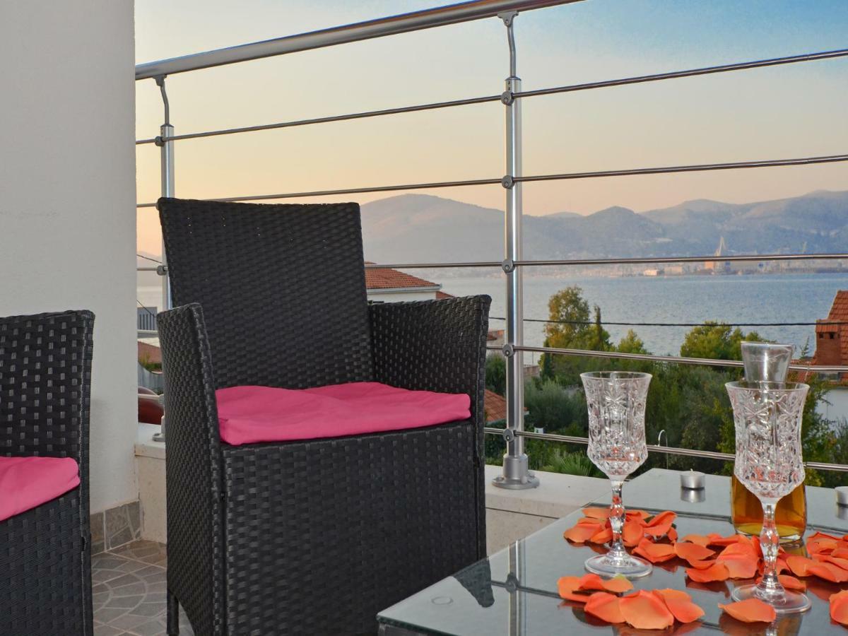 Apartments Silva With A View Of Sea Trogir Exterior foto